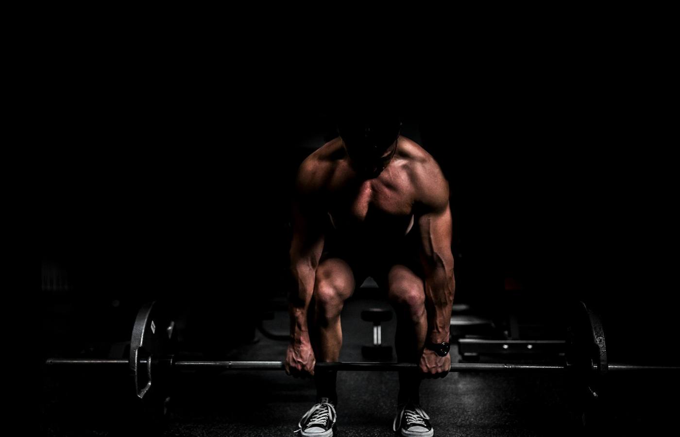 Energická skupinová lekce ve fitness studiu